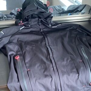 Women’s Kiprun Black Softshell Jacket - Hooded Performance Running Jacket